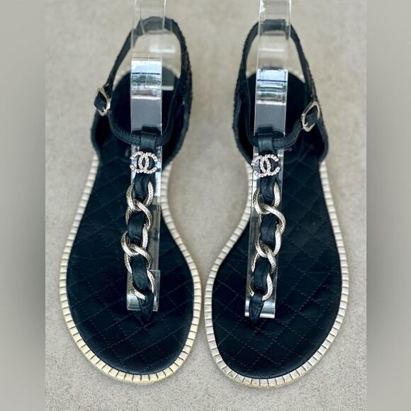 Chanel CC Logo Chainlink Quilted Black Leather Flat Ankle T- Strap Sandals Sz 37 - Picture 1 of 11